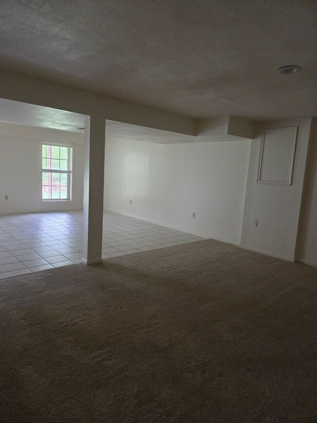 Building Photo - 110 Smith Rd