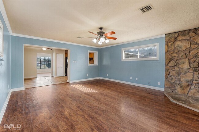Building Photo - 2726 W Cavett Dr