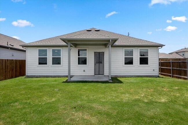 Building Photo - 500 Stinchcomb Rd