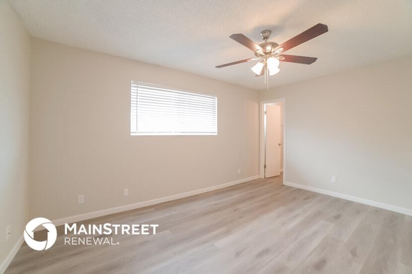 Building Photo - 1541 E Flower Cir