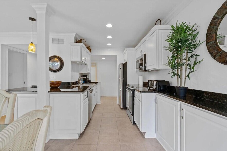 Building Photo - 125 Sunset Bay