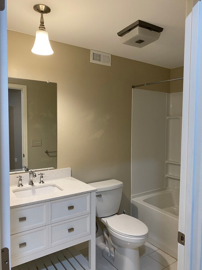 Building Photo - 831 Windchime Ct