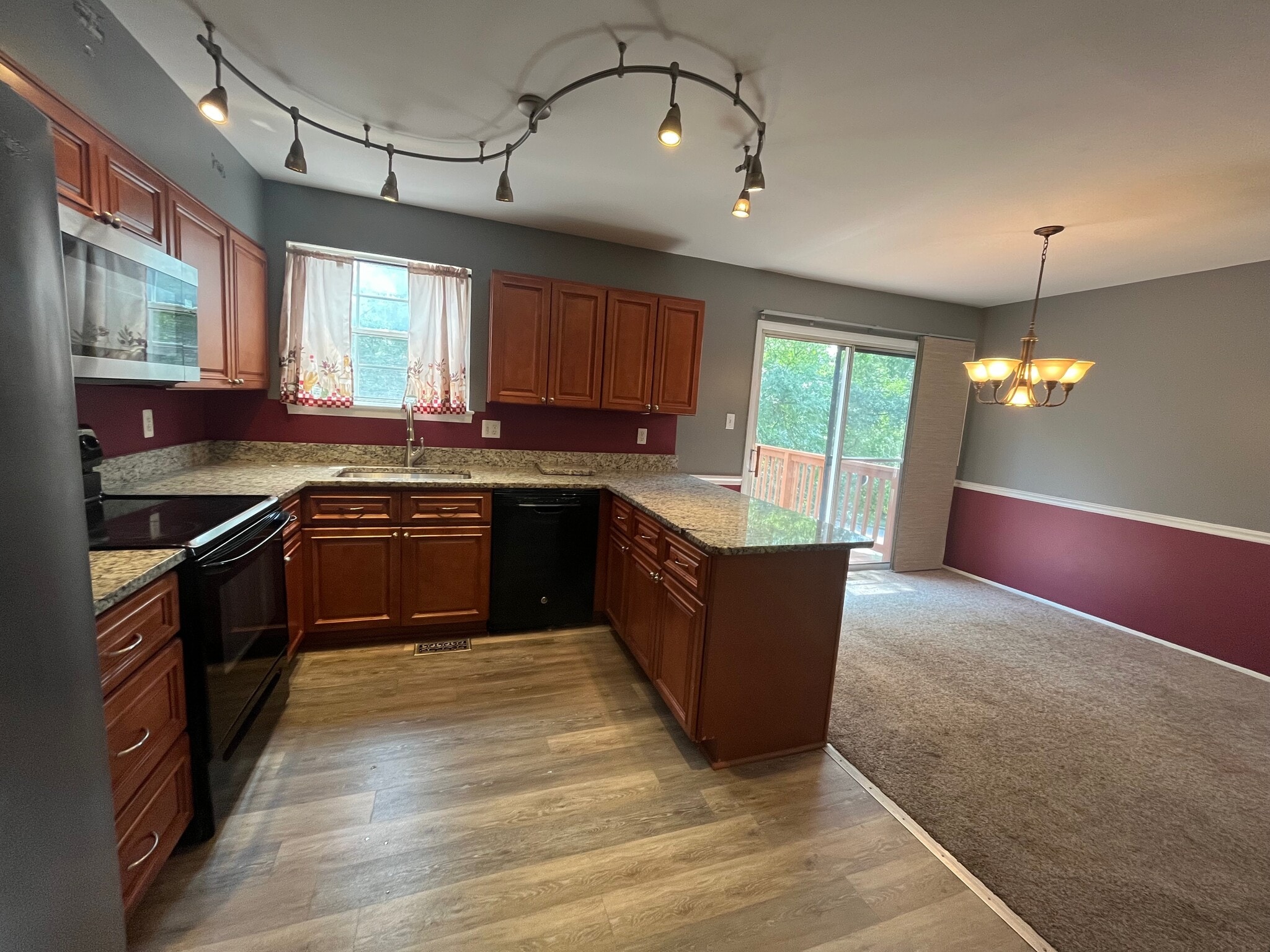 Kitchen - 9415 Riverbrink Ct