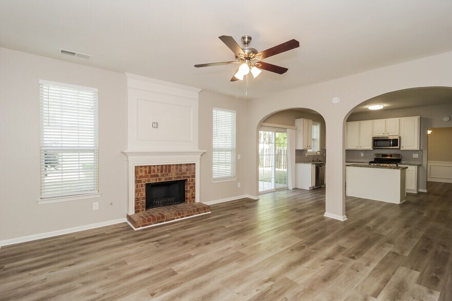 Building Photo - 428 Holland Springs Dr NW