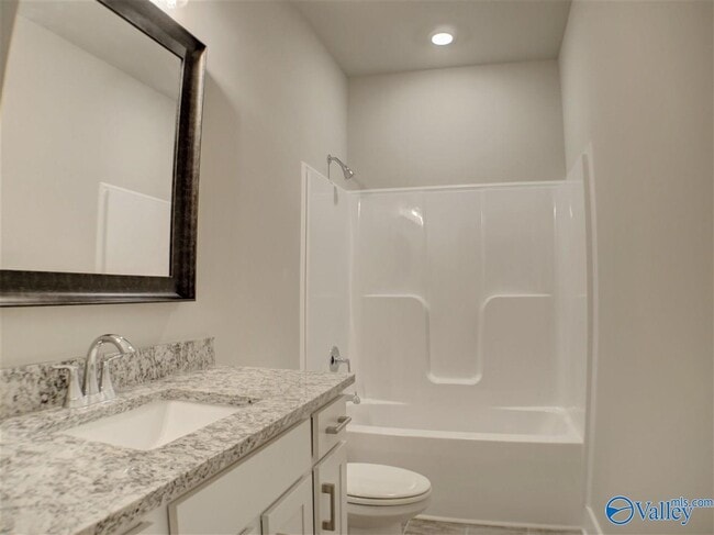 Building Photo - 439 Ripple Lk Dr SW