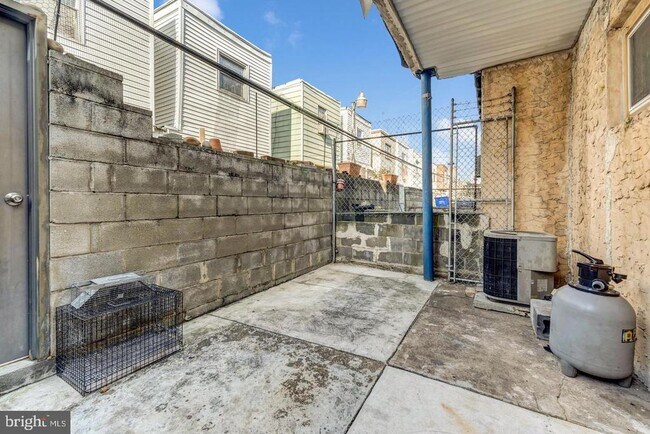 Building Photo - 1730 S 16th St