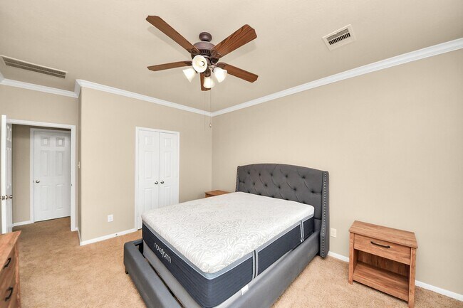 Building Photo - 8428 Willow Loch Dr