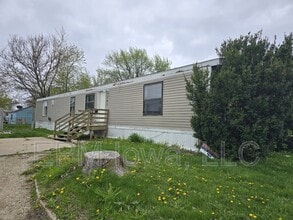 Building Photo - 700 W Ridgeway Ave