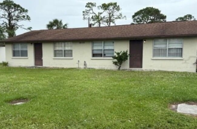 Building Photo - 7059 Brentford Rd