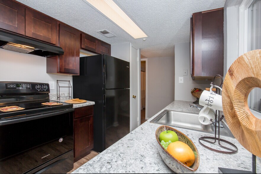 The Villas at Stone Creek (Longridge LLC) 11888 Longridge Dr Baton