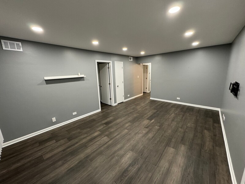 Building Photo - 4911 N Harlem Ave