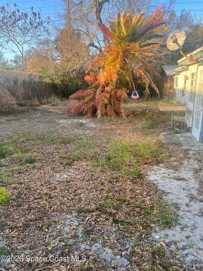 Building Photo - 441 Vickers St