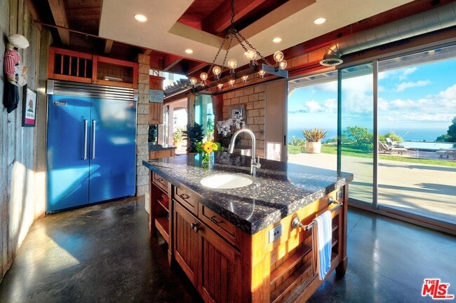 Building Photo - 3020 Corral Canyon Rd