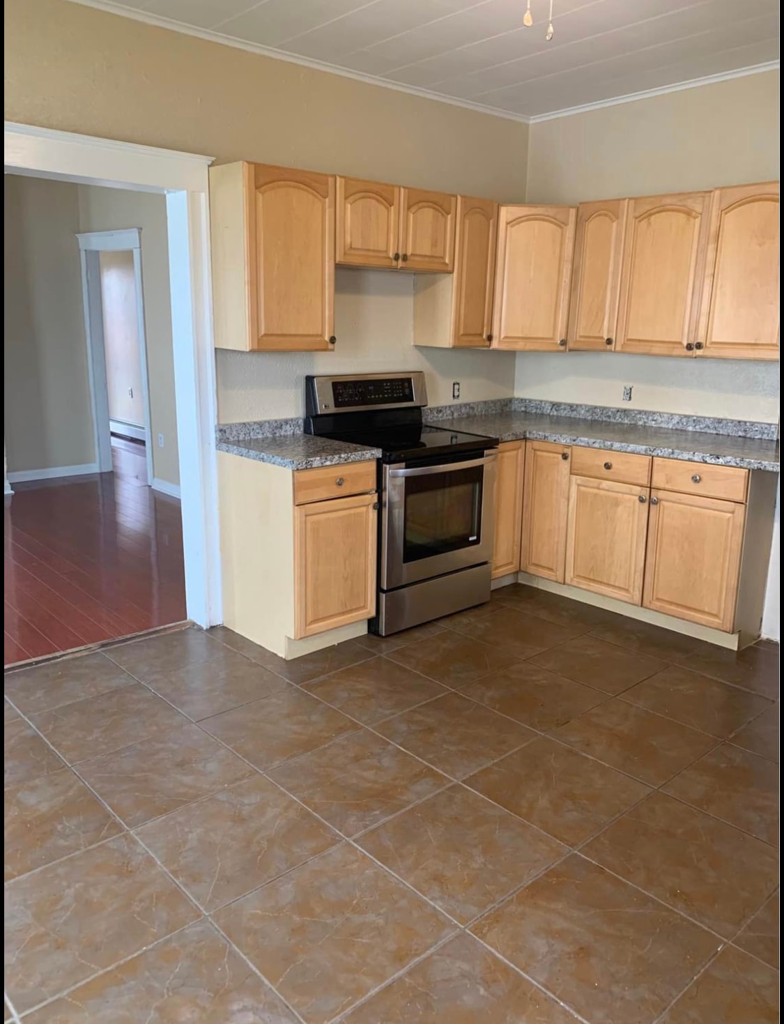 Kitchen - 382 E Grove St