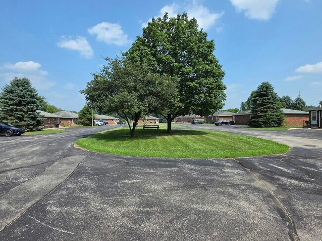 Building Photo - 601 Rizek Dr