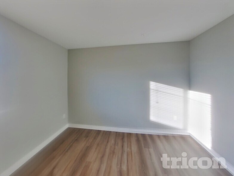 Building Photo - 10085 Thunderbolt Trail