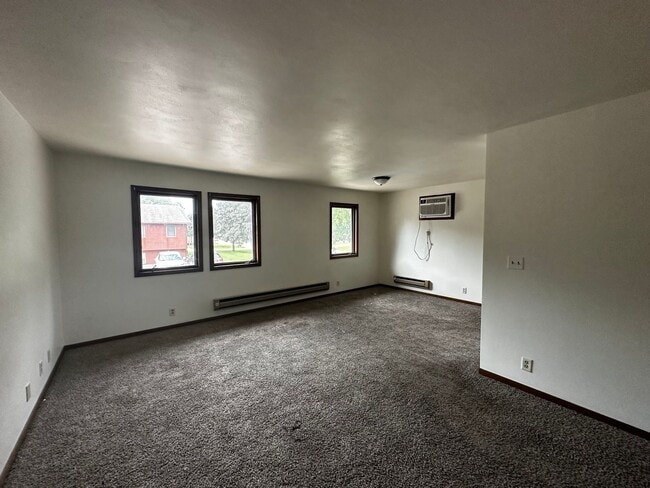 Building Photo - 5167 Cheney Dr