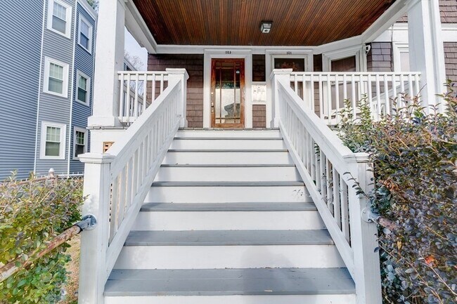 Building Photo - 103 Fuller St