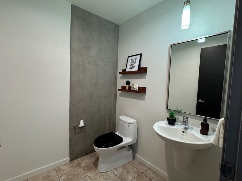 Building Photo - 1494 Union St