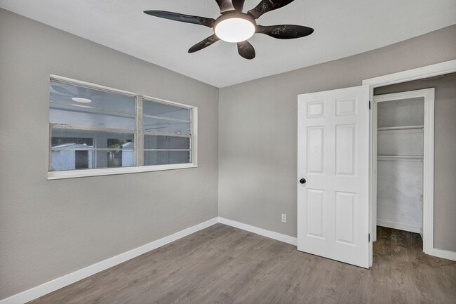 Building Photo - Charming 3-Bedroom Home with Spacious Yard & Enclosed Porch in Frostproof