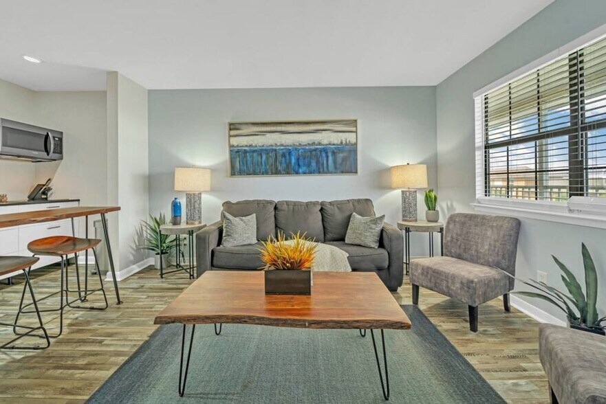 Building Photo - 312 Bream Ave