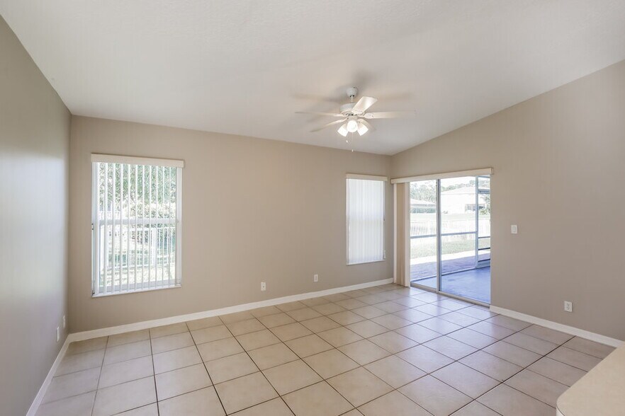 Building Photo - 103 Cocoplum Cir