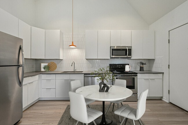 Building Photo - The Benjamin