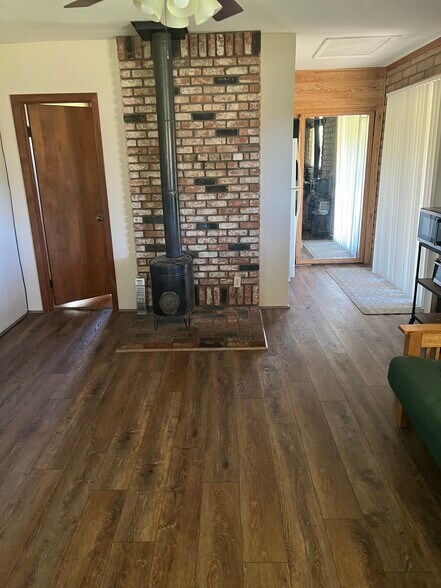 Building Photo - 2321 Molchan Rd