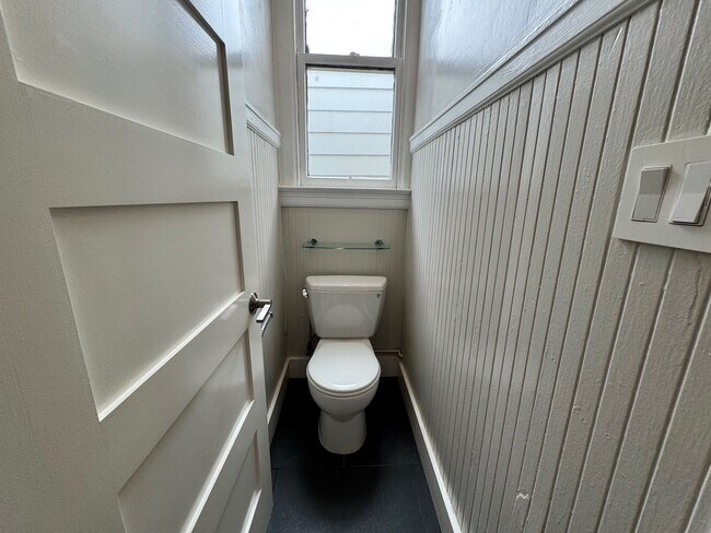 Building Photo - 523 Natoma-523B