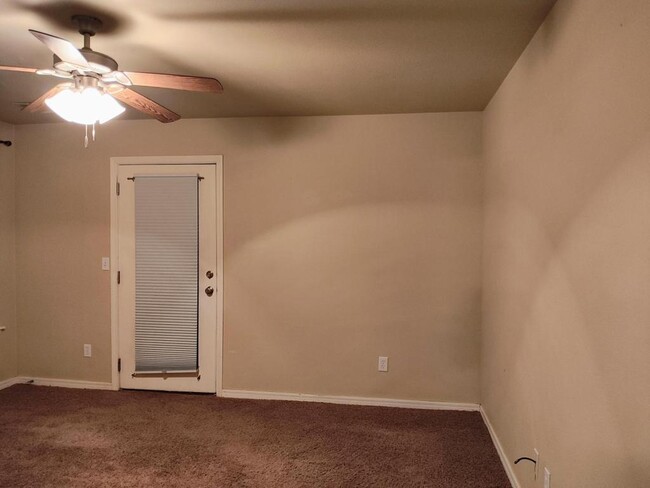 Building Photo - 2821 Conner Dr