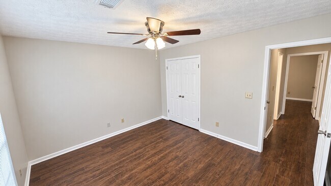 Building Photo - 3606 Farmfield Ln