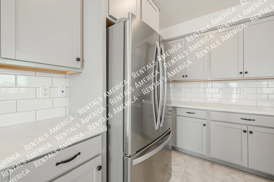 Building Photo - 36506 W San Sisto Ave