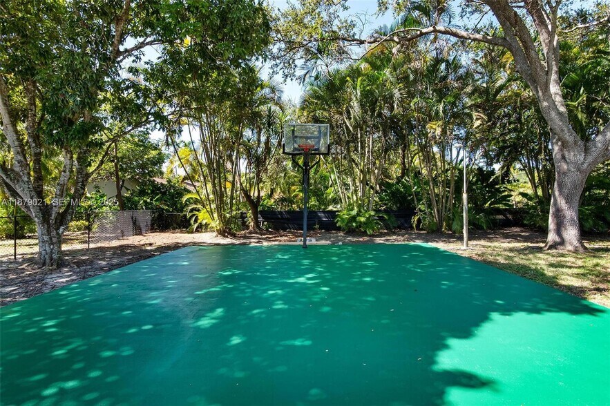 Building Photo - 11301 SW 91st Ave