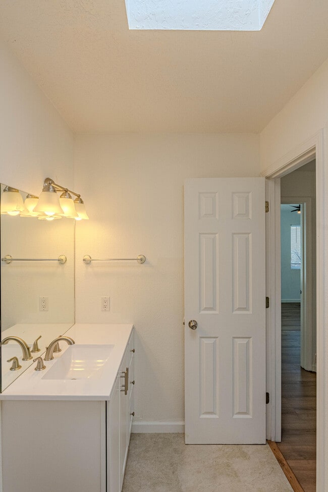 Building Photo - 4929 Black Dr NW