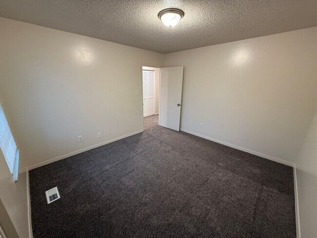 Building Photo - 2023 Belle Terra Rd