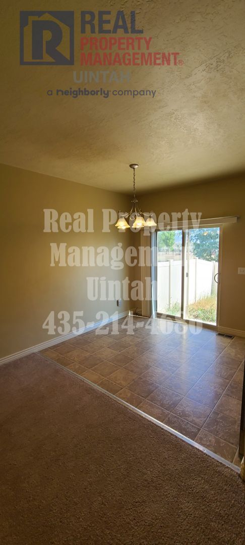 Building Photo - 431 E Gray Fox Ln