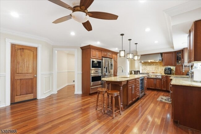 Building Photo - 1605 Justin Pl