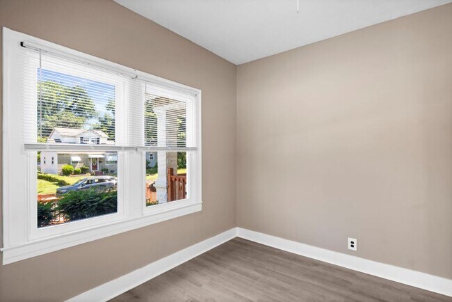 Building Photo - 4204 Hale Ave