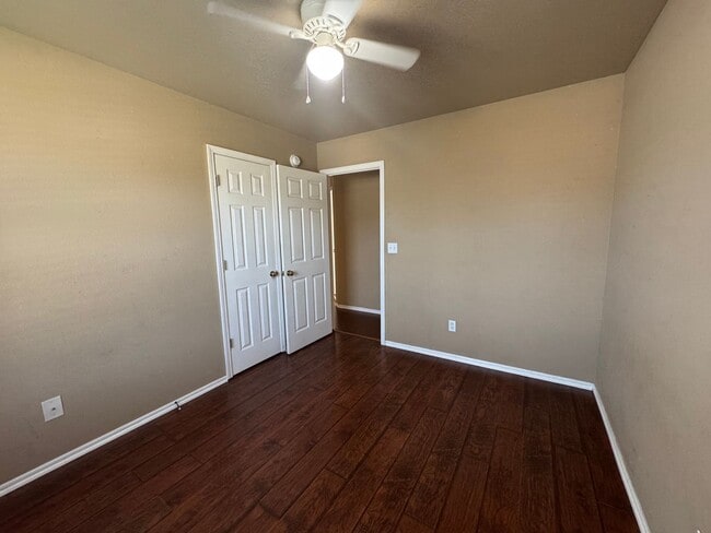 Building Photo - BIXBY - 4 Bedroom, 2.5 baths, 2 car garage...