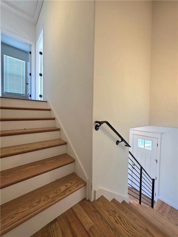 Building Photo - 5390 Crescent St