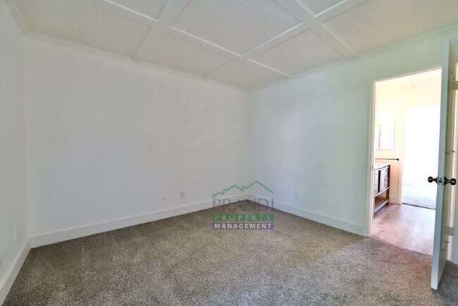 Building Photo - 505 Larkspur Plaza Dr