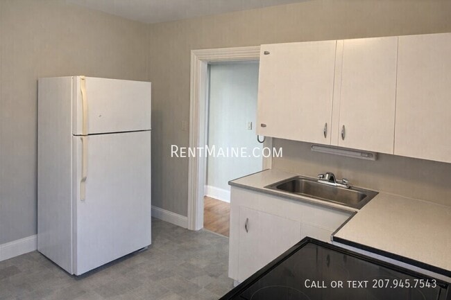 Building Photo - 2 Pine St