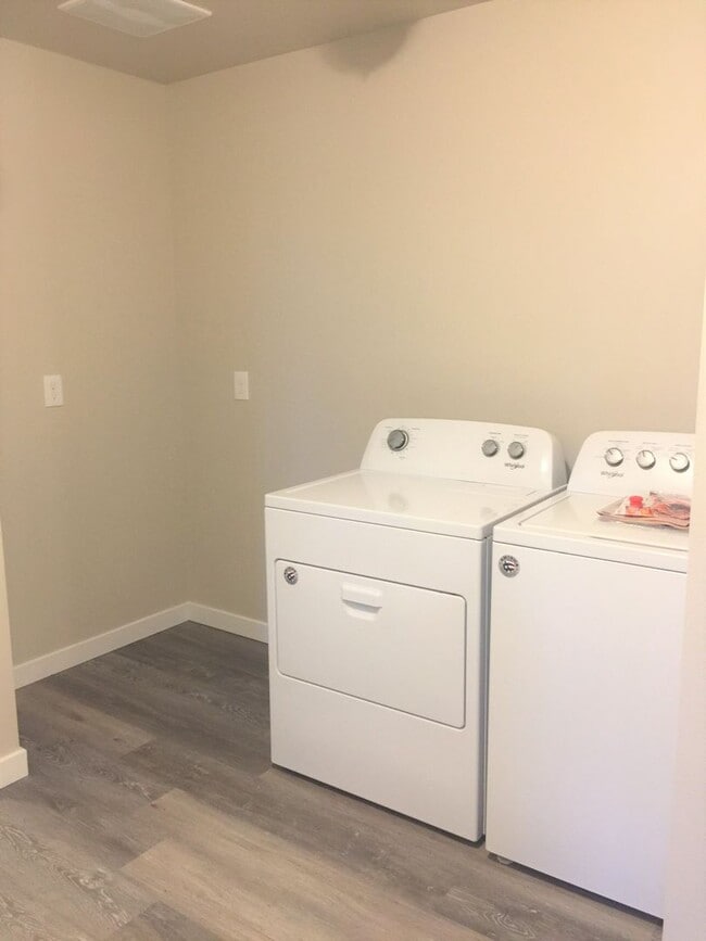 Building Photo - 1021 Newell St