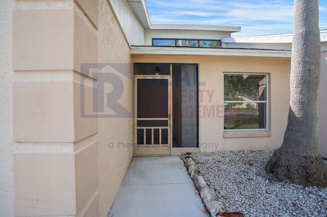 Building Photo - Lovely 3 Bed 2 Bath in Bradenton available...