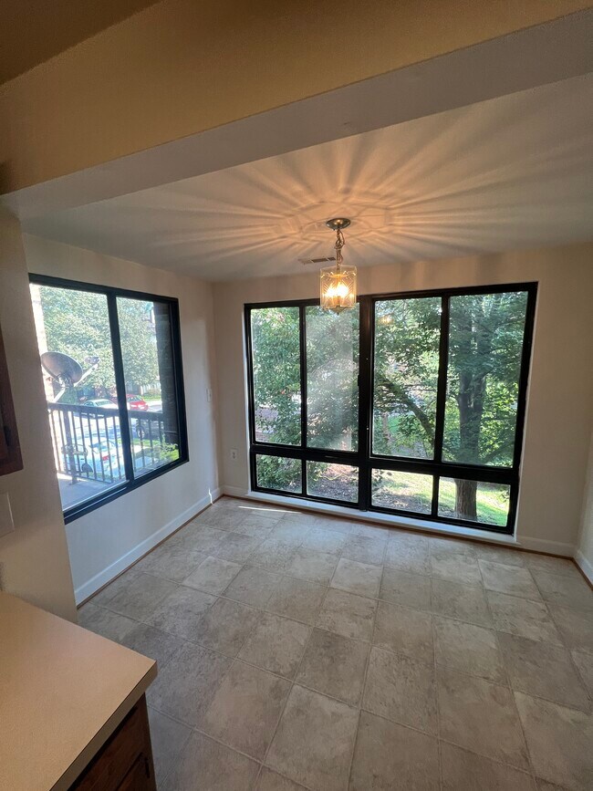 Building Photo - 18001 Chalet Dr