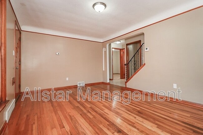 Building Photo - 6207 Gerald Ave