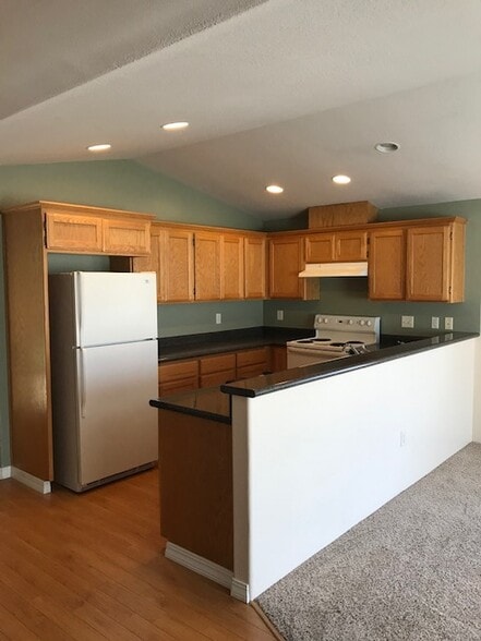 Building Photo - 1335 Sandy Ln