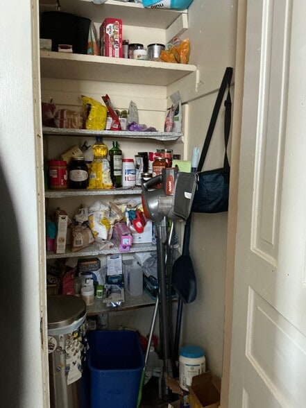 Building Photo - 1111 E Johnson St