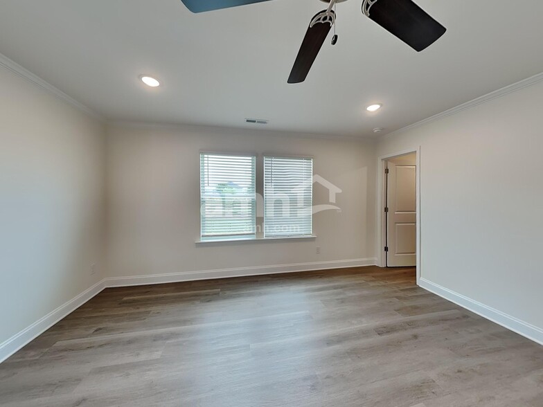 Building Photo - 3520 Lincoln Hts Ln