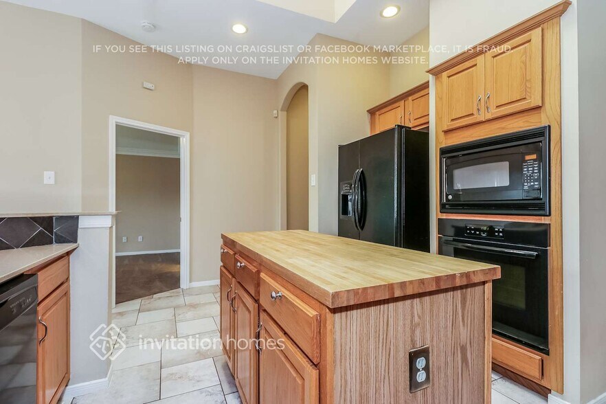 Building Photo - 640 Willowwood Trail